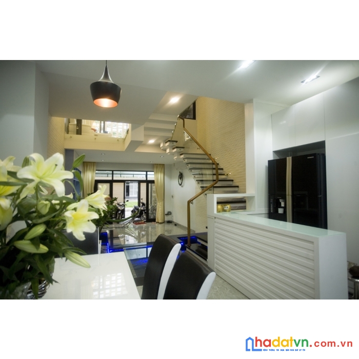 Bán nhà mặt ngõ ngọc lâm, 65m, ô tô, kd, 4 tầng, giá nhỉnh 8 tỷ