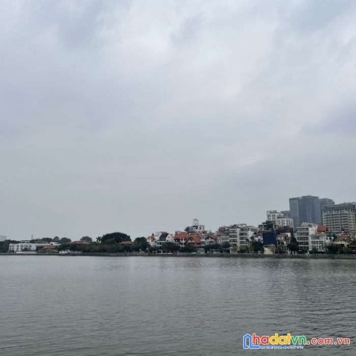 Bán nhà mặt phố xuân diệu - quận tây hồ- kinh doanh sầm – ngay mặt hồ tây vị trí đẹp nhất phố .
