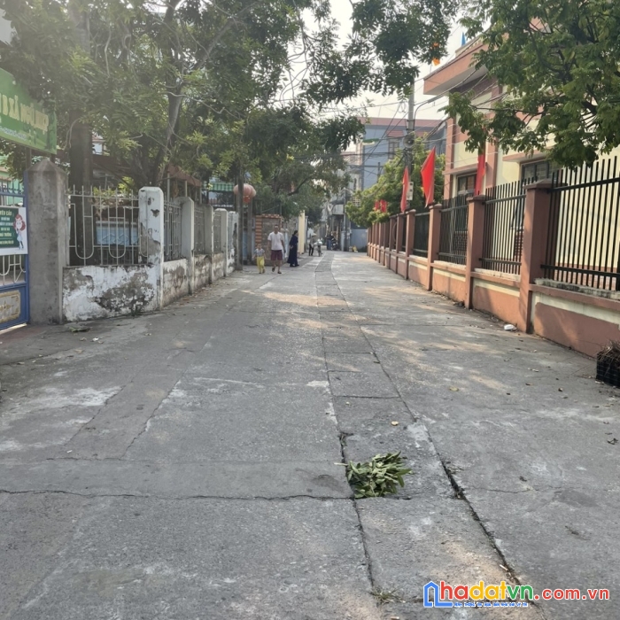 Bán khu đất đường huyện thanh trì, diện tích 48m2, trước mặt 4m, xe con trong, lô góc, giá bán 2.5