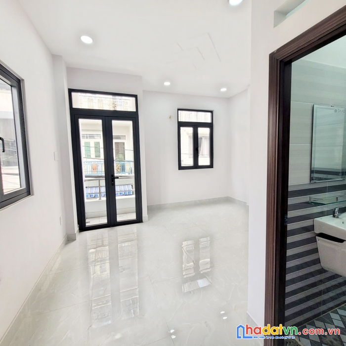 Bán nhà bạch mai hai bà trưng 31/38m2 x 3 tầng, mt 4m giá 2.65 tỷ