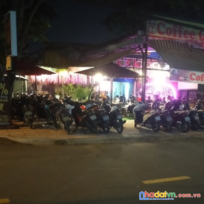 Lô góc 2 mặt tiền đối diện bến xe, 180m2, đường 7.5m