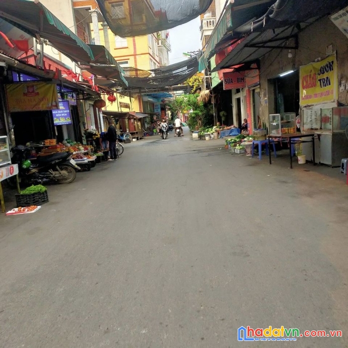 Bám nhà cấp bốn - mặt chợ la khê hà đông - 555m - giá 6.9 tỷ