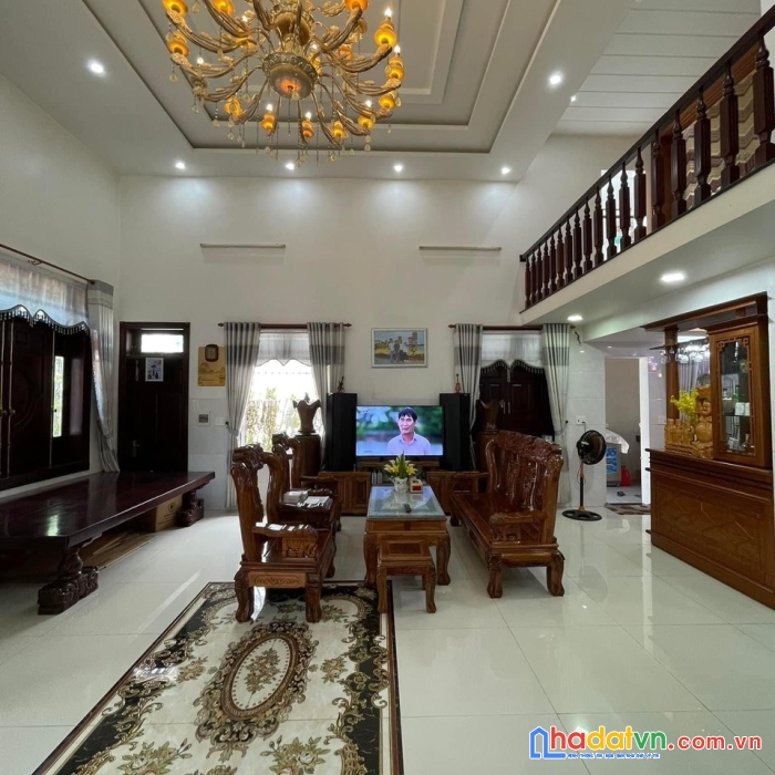 .bán nhà biệt thự hoà minh ngay bến xe, 180m2, đẹp, hơn 7 tỷ