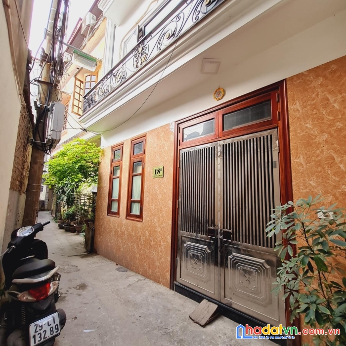 Chủ cần bán gấp!! hạ chào 300trieu nhà  89 lạc long quân 40m2 5t đẹp tặng nội thất vip ô tô cạnh