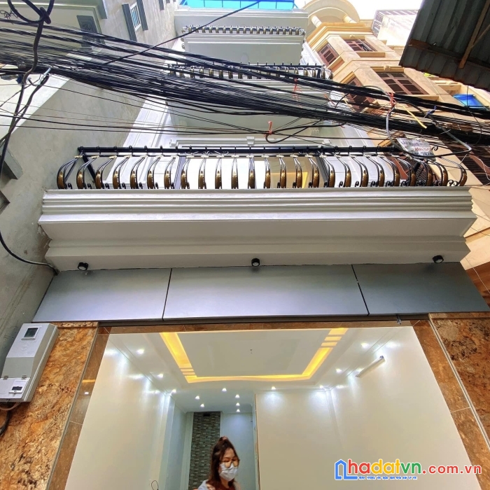 Chủ cần bán gấp!! hạ chào 300trieu nhà  hồ tùng mậu cầu giấy 6 tầng thang máy thông thoáng 43m2