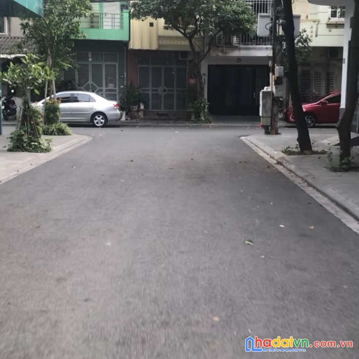 Bán đấttái định cư ngọc thụy 60m mt4m giáp đường 40m vỉa hè, kd