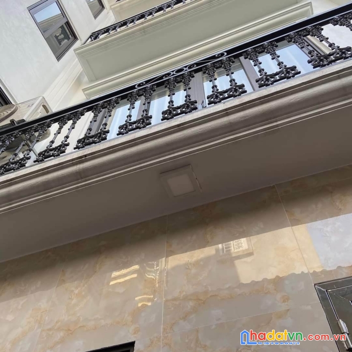 Vị trí trung tâm thạch bàn - gần ô tô - ngõ nông rộng - hàng xóm thạch bàn garden city - tiện ích