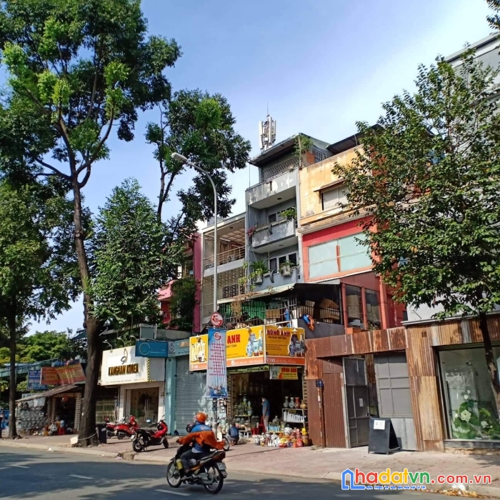Bán nhà mặt tiền võ thị sáu, quận 3, ngang 4.3 x 21.8, giá 19.9 tỷ.