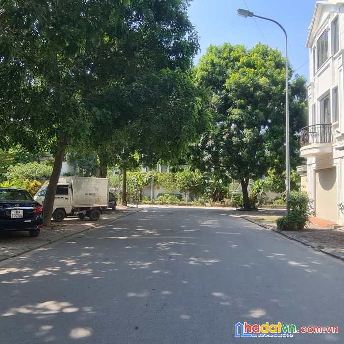 Nhỉnh 2 tỷ có ngay nhà phân lô ngọc thụy, gần hồ điều hòa, an sinh đỉnh.