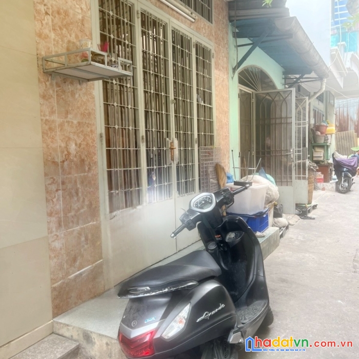 Nhà 2 tầng cư xá bình đông p14q8 giá : 3.9 tỷ (thương lượng)