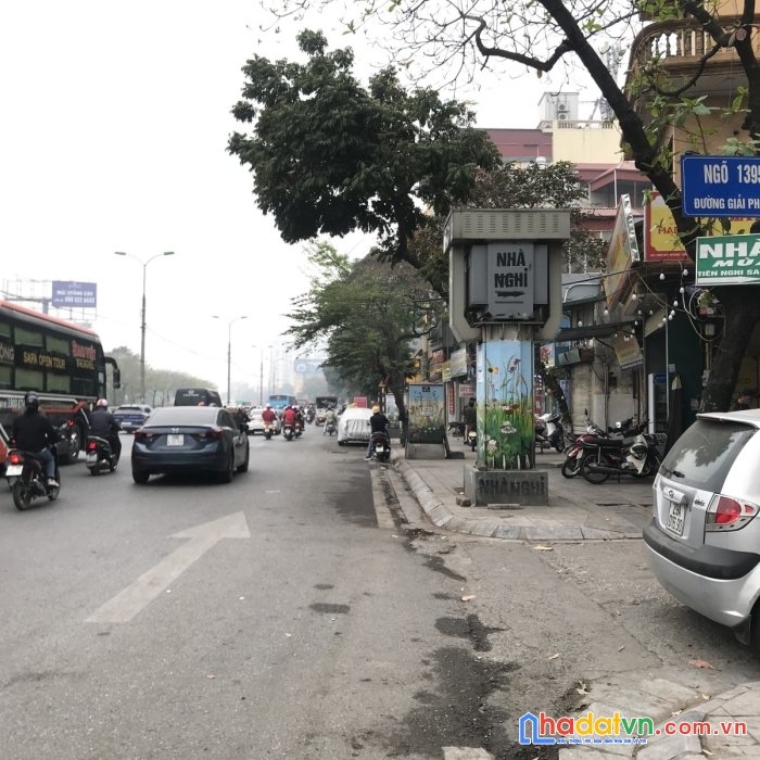 Hơn 2 tỷ có ngay 35m, 3 tầng, nhà giải phóng, 4t, phân lô ô tô đậu cửa, kd sầm uất.