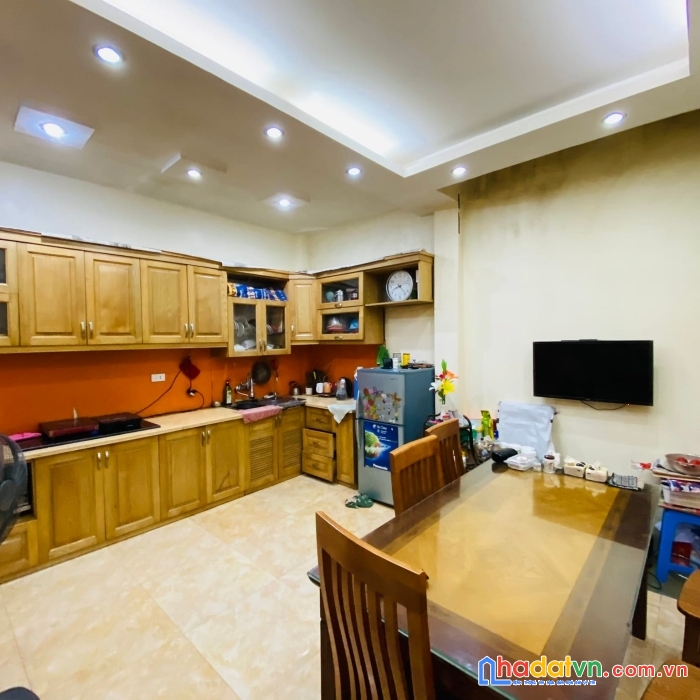 Siêu đẹp nhà nguyễn sơn lô góc p/lô ôtô, 5tầng