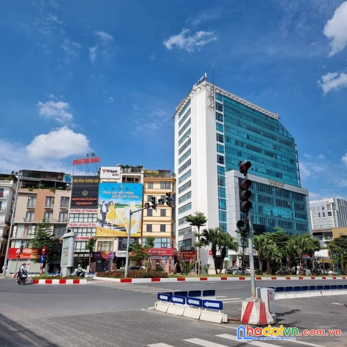 Cực hiếm 10,x tỷ bán nhà phố quan hoa, cầu giấy 90m kinh doanh, ô tô