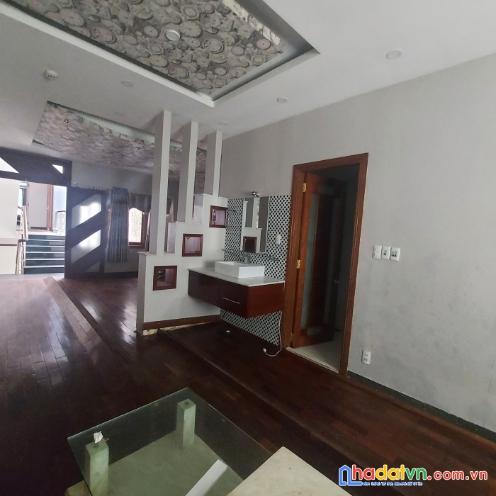 Nhà mặt tiền hải châu 1 gần chợ hàn, nhà thờ con gà 145m2, 6 tầng