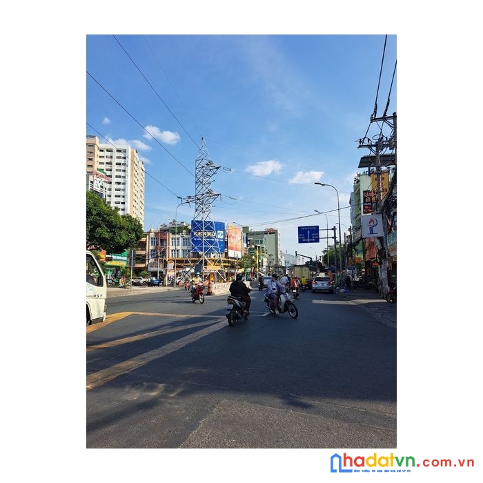 Hẻm xe hơi đường  âu cơ, p.5, q.11 - 22m2 -  4 tầng -giá nhỉnh 3 tỷ.