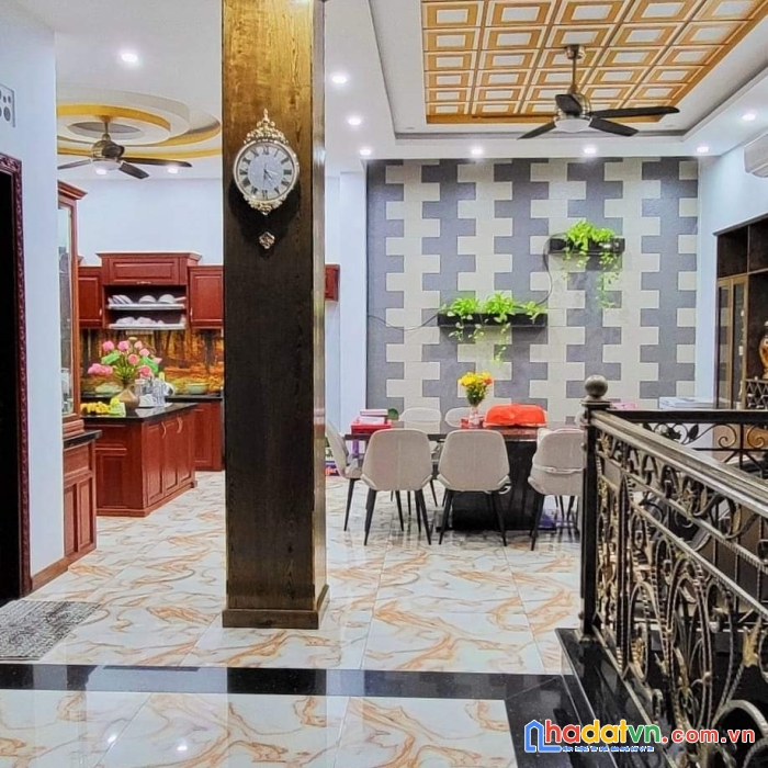 Biệt thự trương công định, dt 8x19, 3 lầu. st. giá 24 tỷ