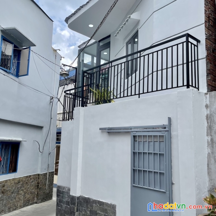 Nhà phan văn trị p7 gò vấp 25m 2 tầng 2,9 ty ô tô đỗ cửa