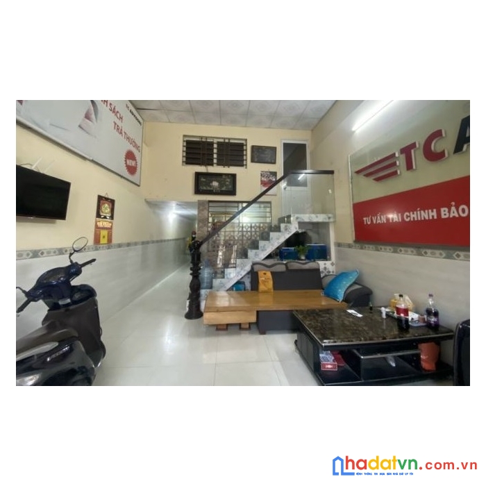 .nhà mt đường 5.5m ngay sau bến xe, 81m2 nhỉnh 2 tỷ