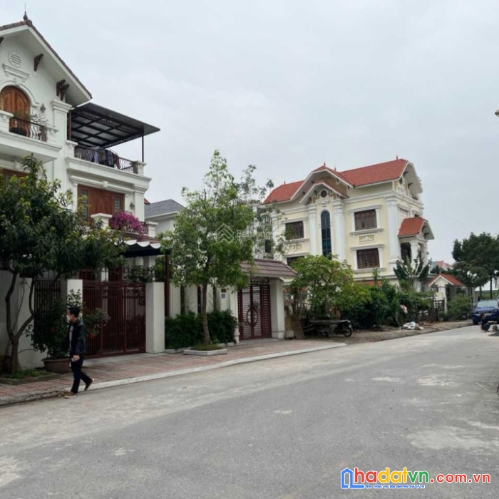Cho thuê mbkd, kho xưởng khu 31ha trâu quỳ 200m2 mtien 10,mới tinh. 0982852808