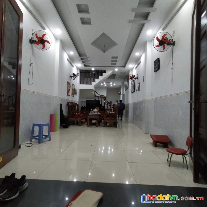 Bán nhà 4 tầng mới đẹp gần ủy ban quận bình tân- dt 80m2- giá 7.1 tỷ còn tl