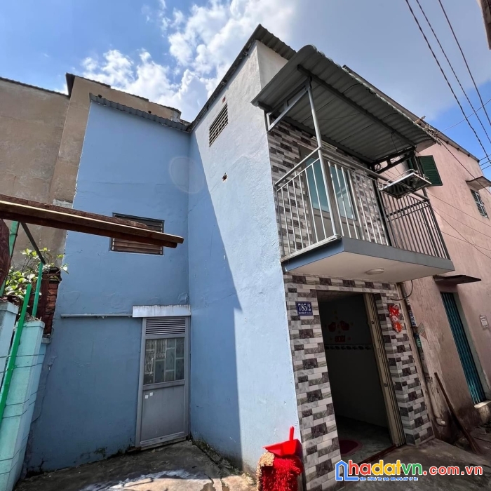 Cần bán nhà phường 9, q.8 sát bên chợ ba đình