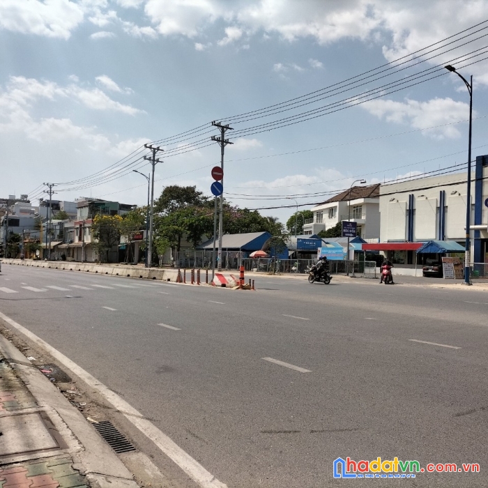 Bán nhà mặt tiền đường đẹp nhất hóc môn, ngang rộng, diện tích lớn