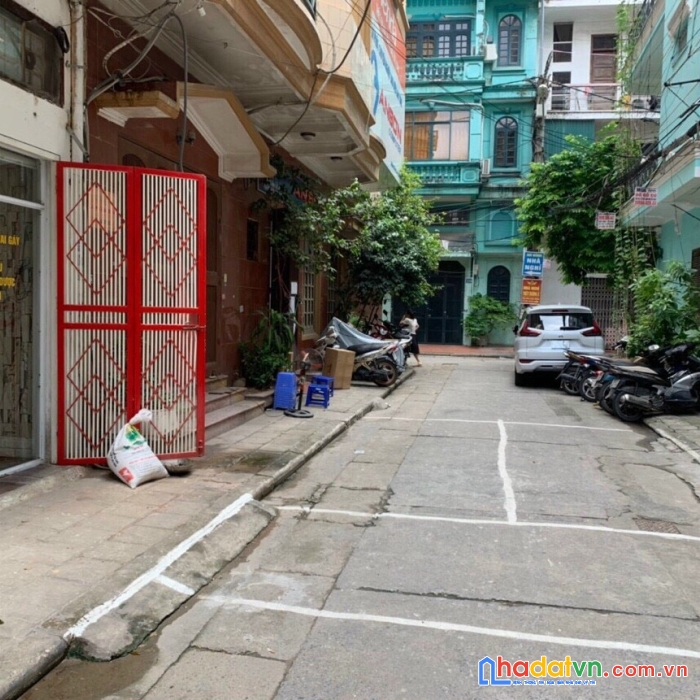 Cho thuê cửa hàng 28m2, điện nước riêng biệt tại phố vọng, hai bà trưng, hà nội.