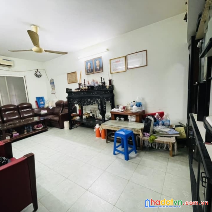 Bán nhà tập thể phố phương mai, gần bệnh viện bạch mai, giá 3.2 tỷ