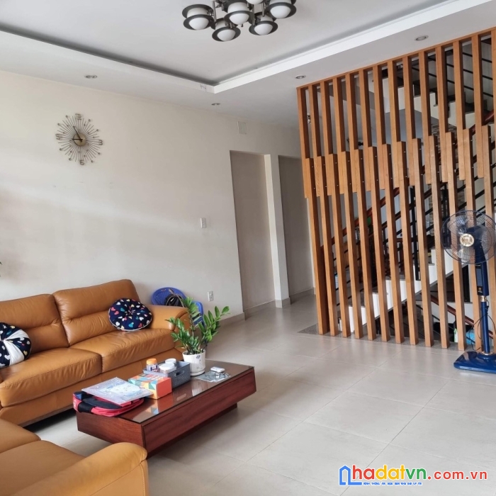 Bán nhà mặt tiền phạm hùng nối dài, 1 hầm 3 lầu , thang máy, sổ hồng, giá 18 tỷ