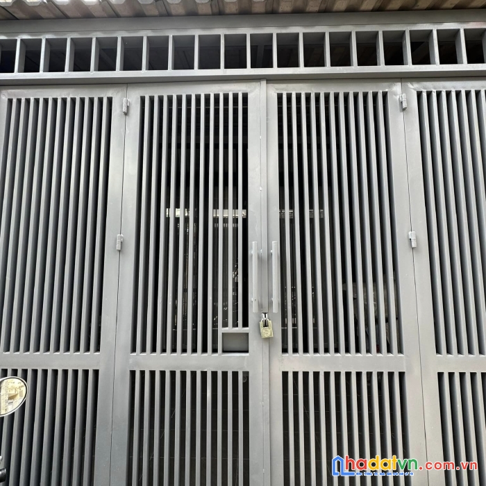 Hxh lạc long quân - 71m2 - 2 tầng mới đẹp - giá chỉ 8.2 tỷ