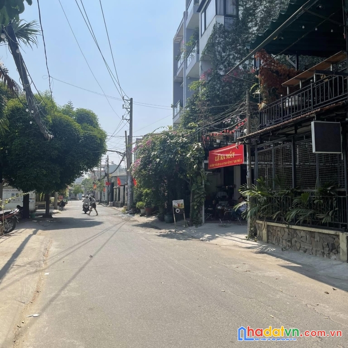 Hoa thơm bứng nguyên cả cụm 230m2 - hơn 16 tỷ - hẻm ô tô - đất trống xây mới - tặng gpxd 5