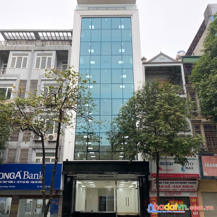 Cho thuê tòa nhà văn phòng 9 tầng mặt phố vũ tông phan. dt 105m2. mt 7m. giá 100 triệu/tháng