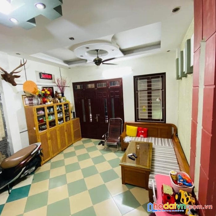 Bán nhà ở phố chùa láng đống đa 46m2 5 tầng dân tự xây ngõ thông thoáng ở ngay