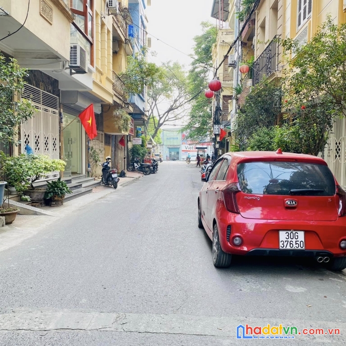 Nhỉnh 5 tỷ có nhà trịnh đình cửu định công 34m 5 tầng nhà đẹp ở ngay  ô tô đỗ cửa lh0975124520