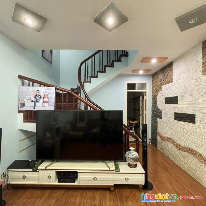 Nhà hoàng cầu - khu pl – oto – kd – 2 thoáng 40m2x4t; 7.88 tỷ