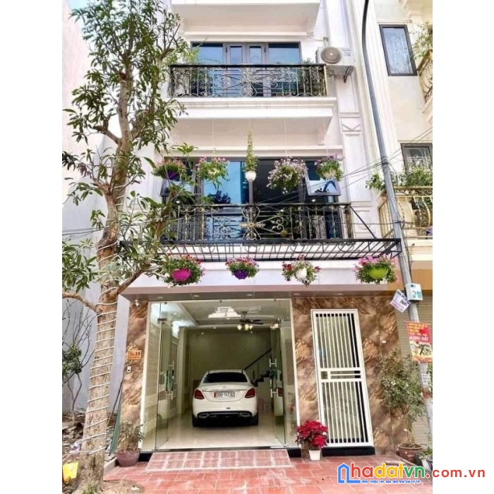 Nhỉnh 5 tỷ - oto vào nhà - 16 đội cấn - ba đình - 35m2 - hiếm có
