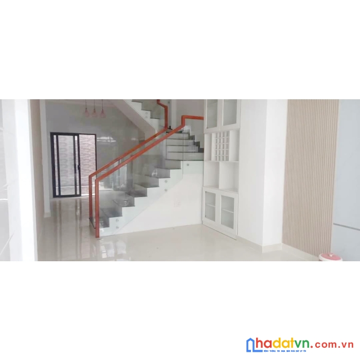 Nhà bán  mới 4 tầng nhánh 2 dương bá trạc p1q8 giá : 6.6 tỷ