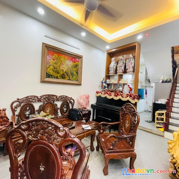 0904.688.633 bán nhà hào nam đống đa 33m2 5t 4 tỷ ngõ thông thoáng, tặng nội thất vip