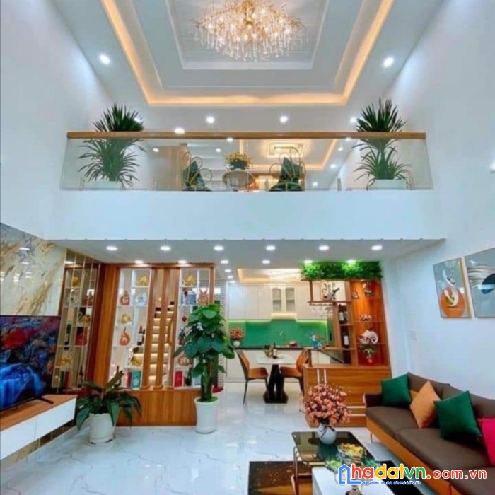 Hạ giá 300tr nay chỉ còn 7ty1
bán nhà 1 trệt 4 lầu phường 5 tân bình