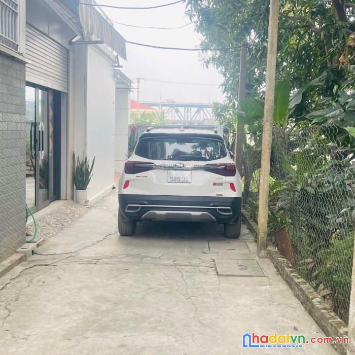Bán nhà 2 tầng oto đỗ cổng gần khu công nghiệp btl - đa - hn