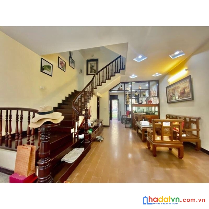 Chính chủ bán nhà giải phóng 42m2, mặt tiền 5m, sổ nở hậu, ô tô đỗ cổng, giá rẻ 3.6 tỷ