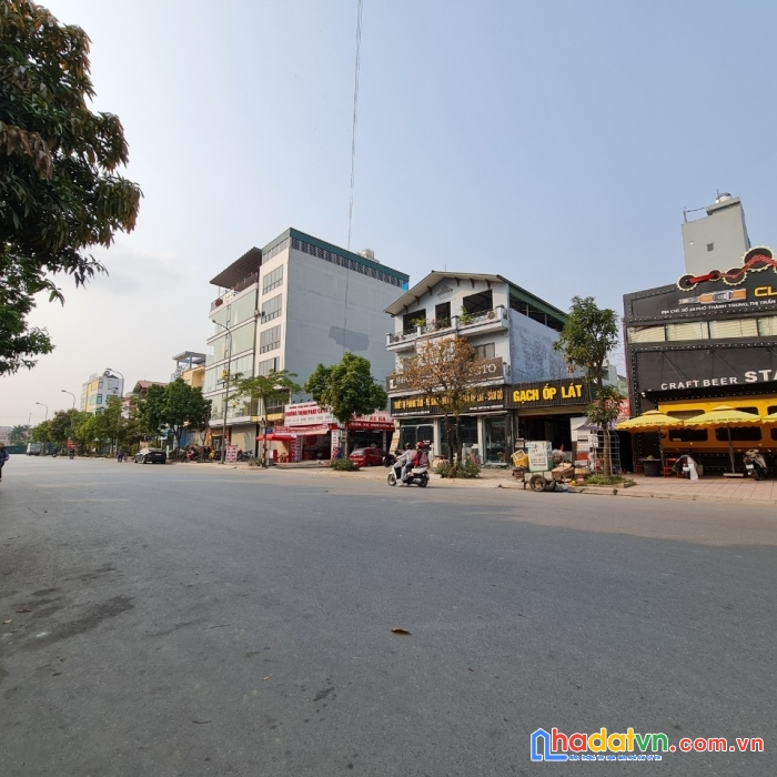 Anh tôi có căn nhà trên mặt phố thành trung trâu quỳ, gia lâm. kinh doanh đỉnh cần bán gấp.