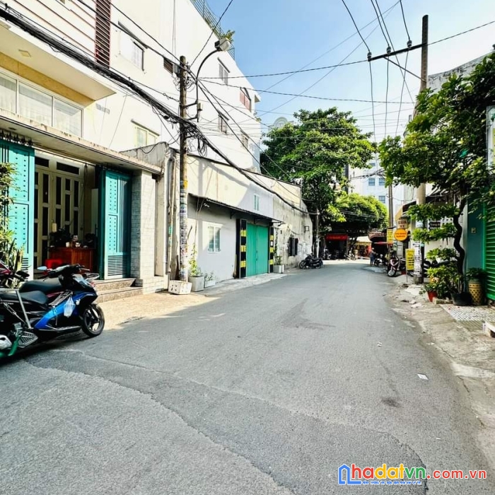 P15 tân bình, xe 7 chỗ vào nhà, dt 5x20(100m2), 1 lửng, 2lầu, sân thượng. giá 9.1tỷ