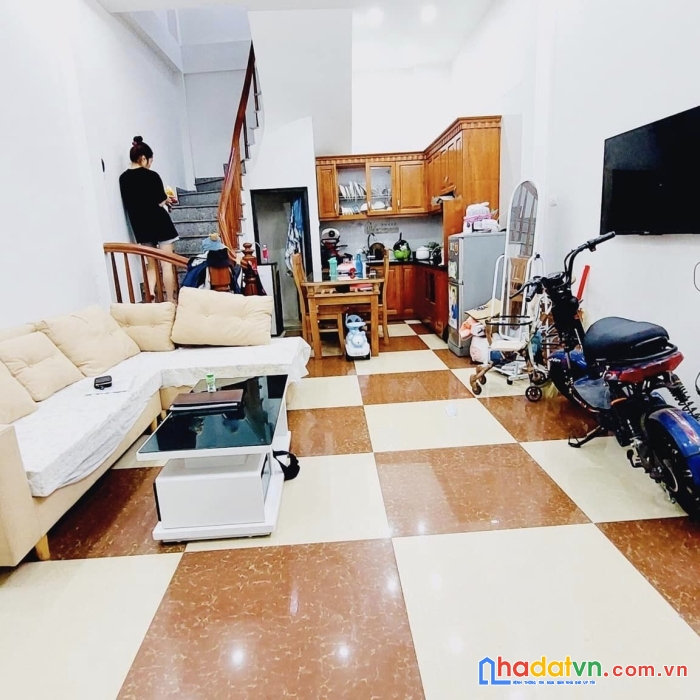 Bán nhà riêng ngõ 322 mỹ đình 1 nam từ liêm. dân xây - gần chợ. 32m x 5t chỉ 3.8 tỷ.
