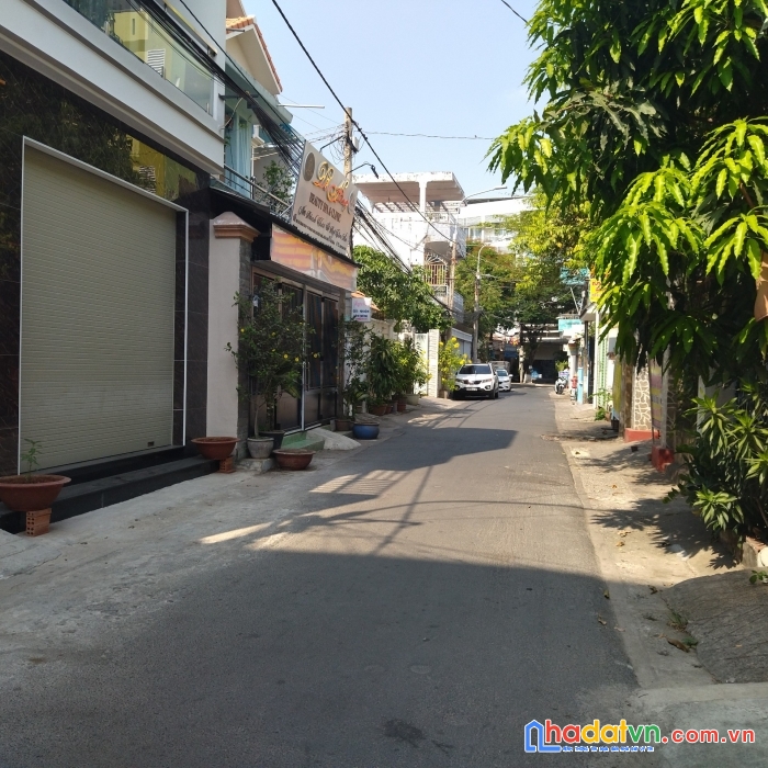 Nhà mặt tiền kinh doanh tốt, 230m2 thổ cư sổ riêng, 1 trệt 1 lửng 3 lầu, phường thanh bình, biên