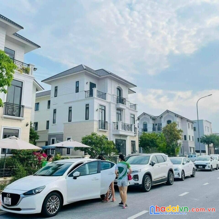 Biệt thự đơn lập gần công viên trung tâm, view thoáng, giá tốt nhất khu đô thị vsip