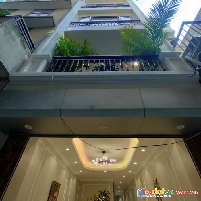 Hot nhà đẹp kinh doanh vp kết hợp ccmn, thang máy 6 tầng - giếng trời - nằm trong khu phân lô mai