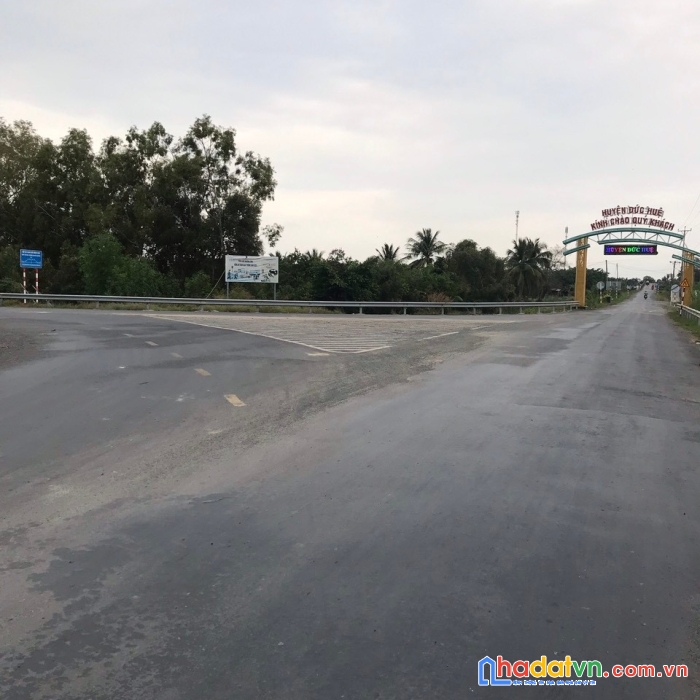 Chính chủ cần bán lô đất vị trí đắc địa 2 mặt tiền view sông vàm cỏ nằm trên tỉnh lộ 816  bình 