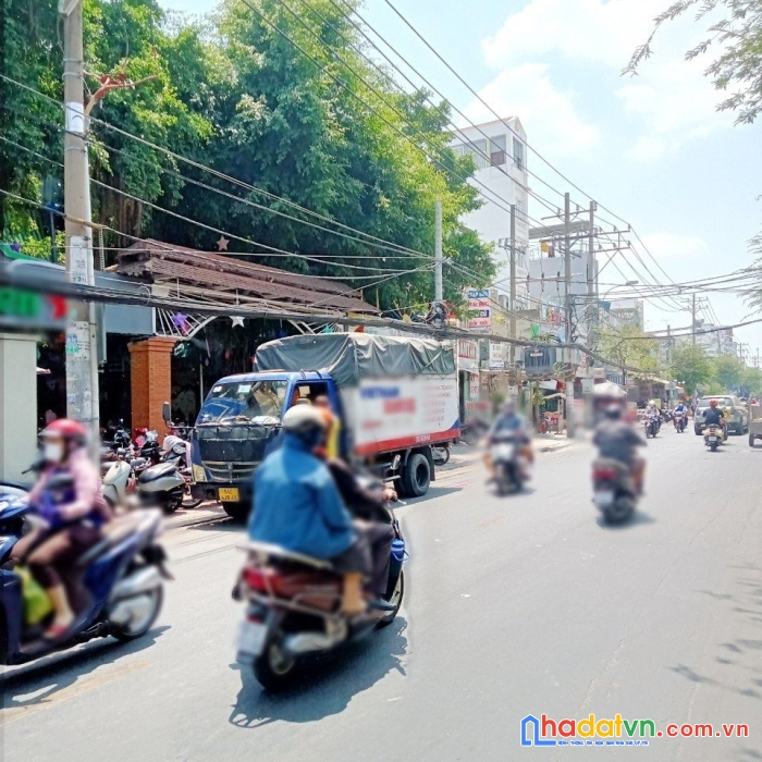 Nhà thuê nguyên căn 3 tầng mặt tiền phạm thế hiển p3q8 - 30 triệu