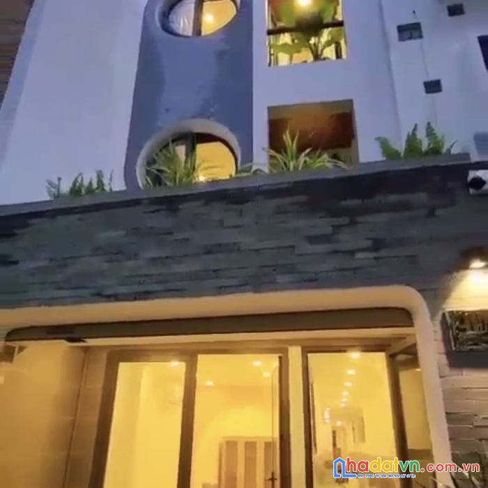 Hot hot giảm ngay 5 tỷ -  bán nhanh căn nhà tại trần văn đang quận 3